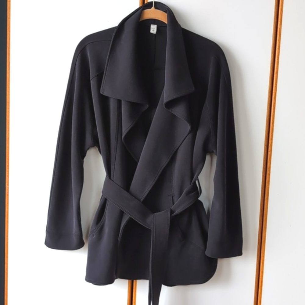 Lululemon Softstreme Belted Wrap in Black XS/S M